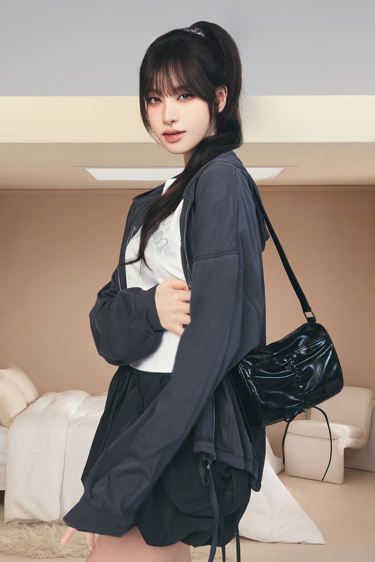 FRONT SHIRRING RIBBON MINI BAG IN BLACK