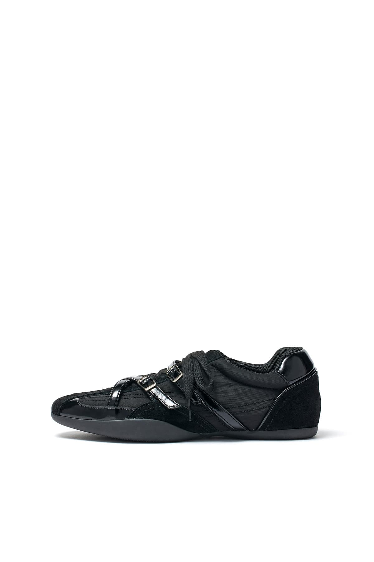 CROSS STRAP SUEDE BLOCK SNEAKERS IN BLACK
