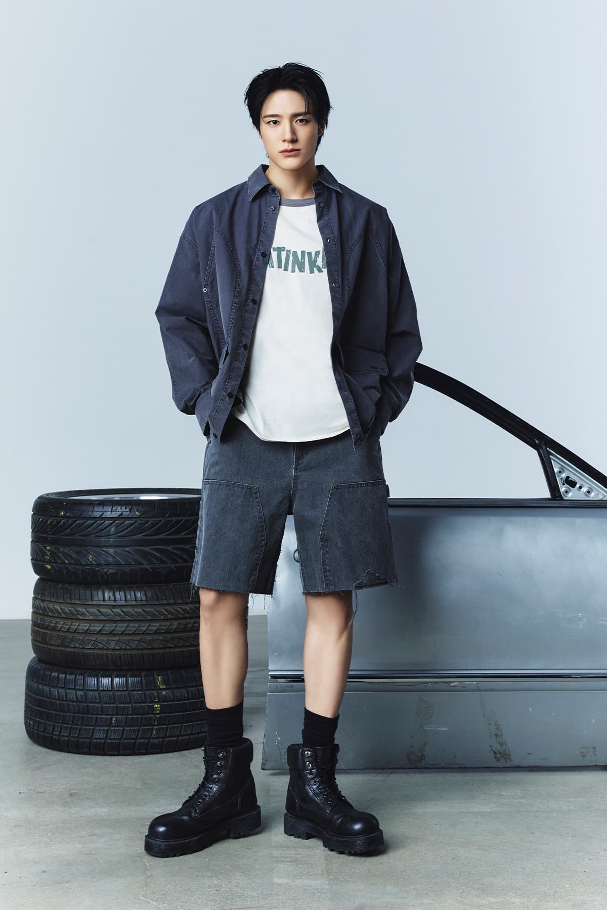 HERINGBONE RAW CUT DENIM SHORTS IN GREY